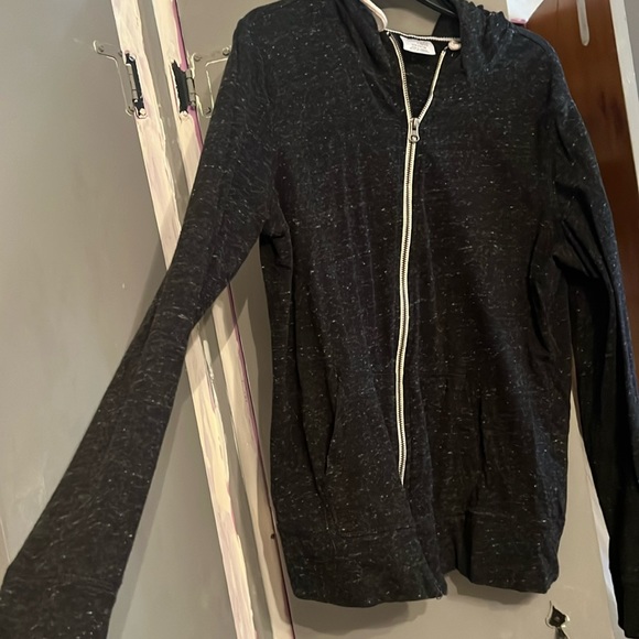 Zip up - Picture 1 of 1